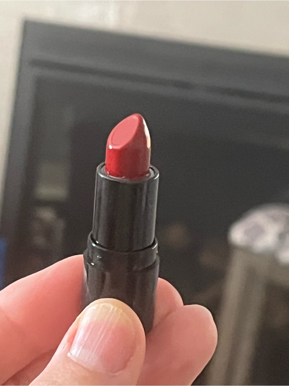New Hourglass Femme Rouge Velvet Crème Lipstick — Icon